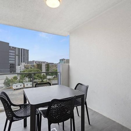 Lovely 2- Bedroom Rental Unit With Free Parking Бризбейн Екстериор снимка