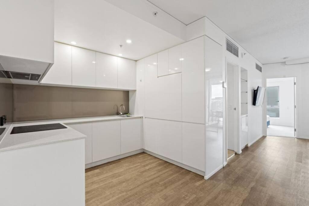 Lovely 2- Bedroom Rental Unit With Free Parking Бризбейн Екстериор снимка
